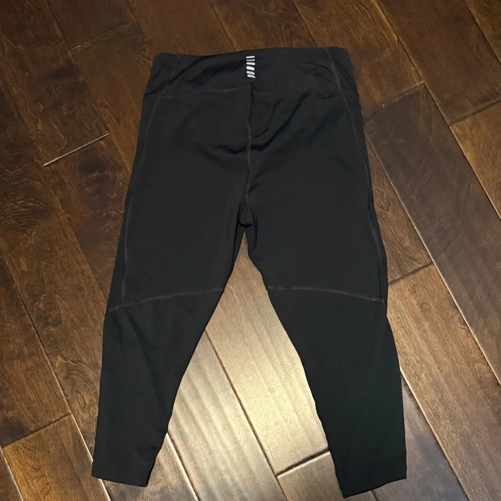 Under Armour Black Performance Capri Leggings - Picture 4 of 5